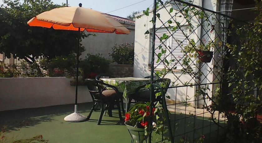 Apartman Nena Appartement Klenovica Kamer foto