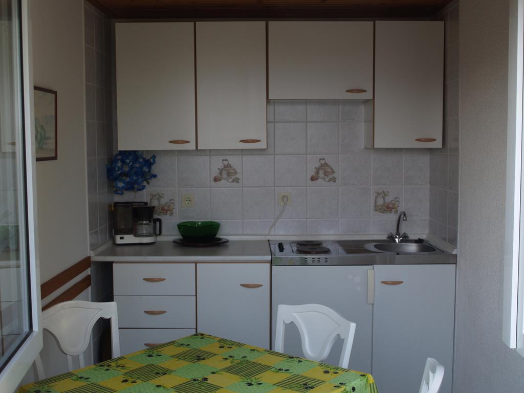 Apartman Nena Appartement Klenovica Kamer foto